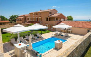 Beautiful Home In Hr-52215 Vodnjan